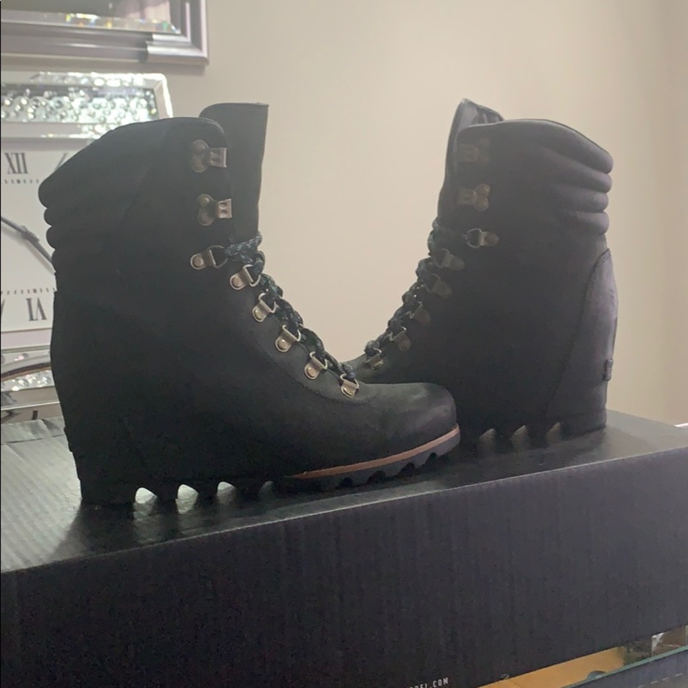 Sorel Short Wedge Boot